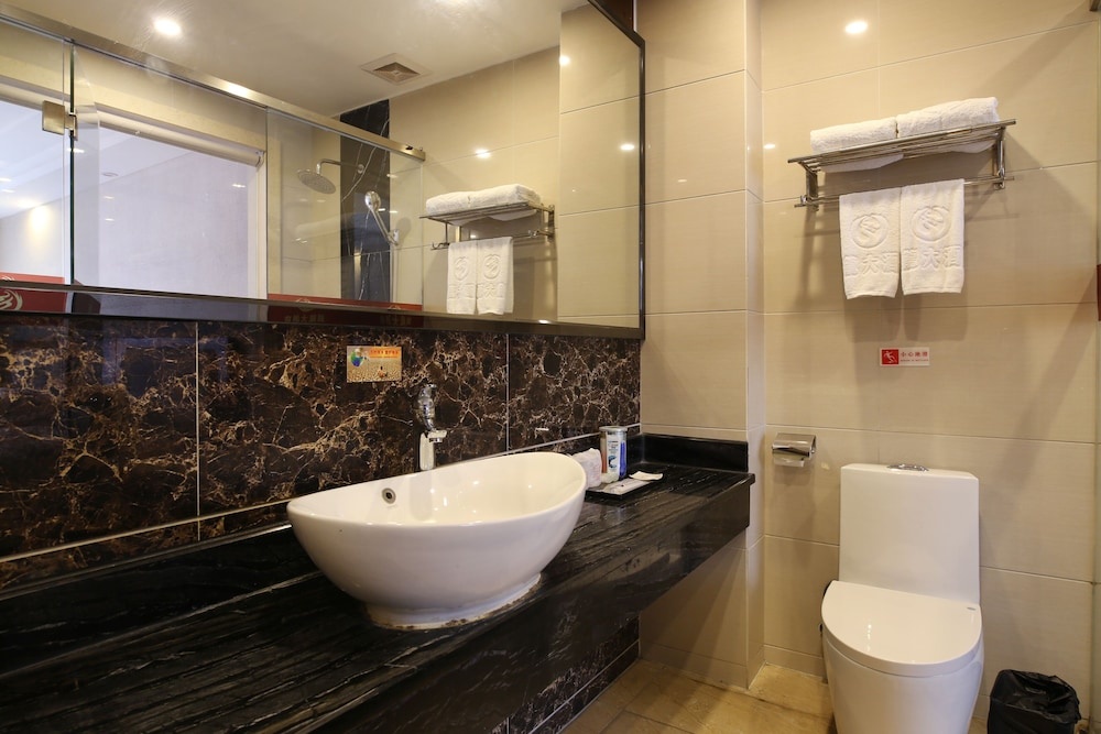 Echarm Hotel Guangzhou Baiyun Station Hebian Metro Station