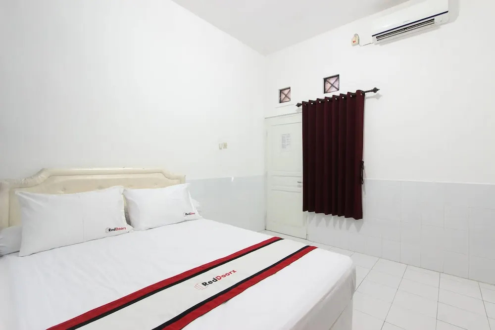 RedDoorz near Gejayan