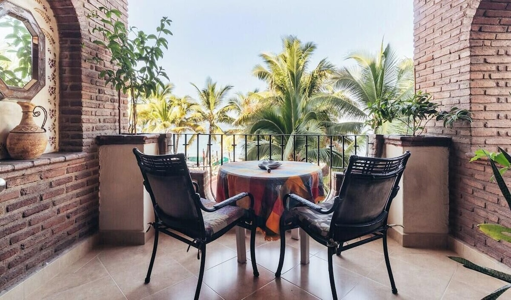 Ocean View 1Br Condo-balcony-beach-pool - 301