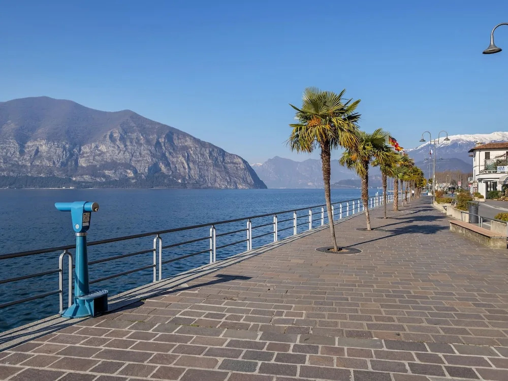 Charming Holiday Home in Iseo With Terrace