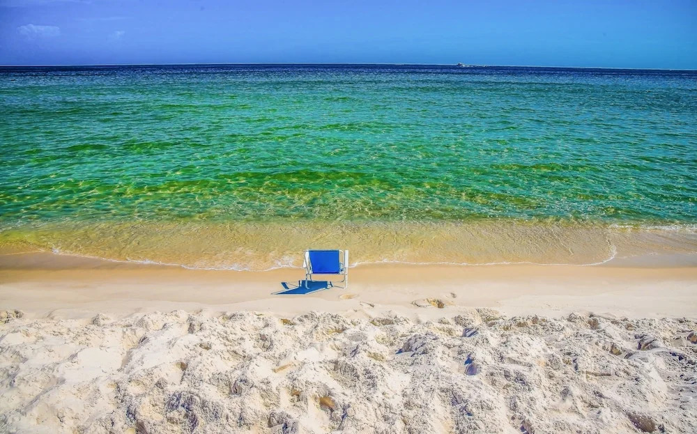 Sun-soaked Beachfront With Pools & Hot Tub 3 Bedroom Condo