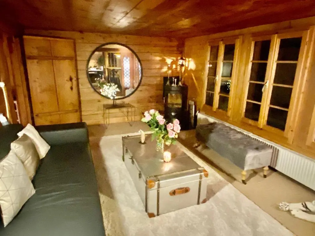 Gstaad Paradise View Chalet with Jacuzzi