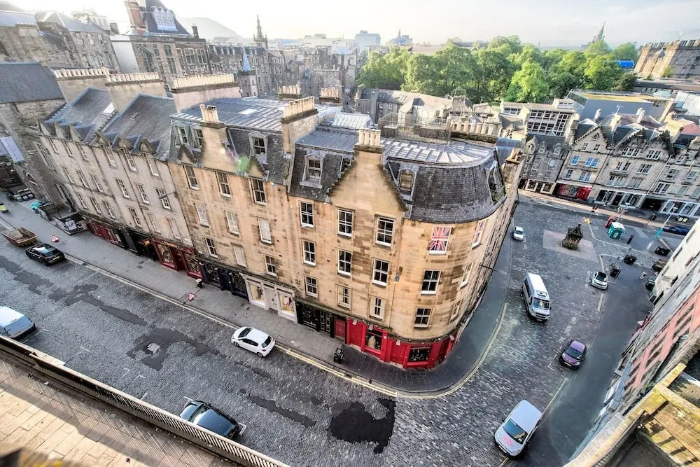 Lovely 2Br Home Next To The Castle