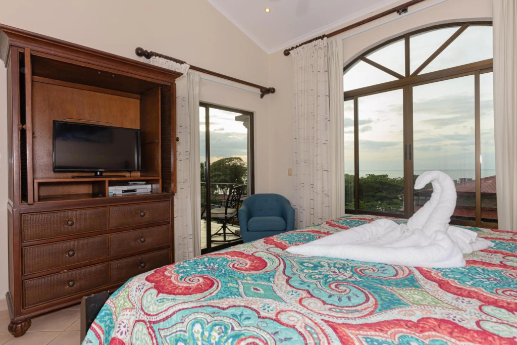 Sunrise 48- 3 Bedroom Ocean View Penthouse Condo