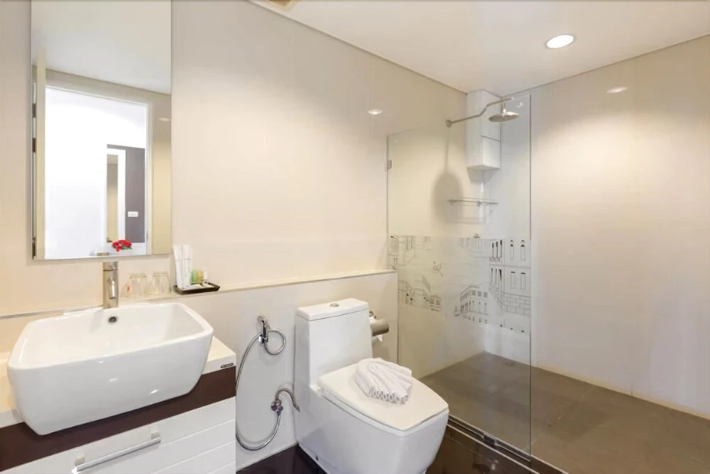 Regent 15 Condo