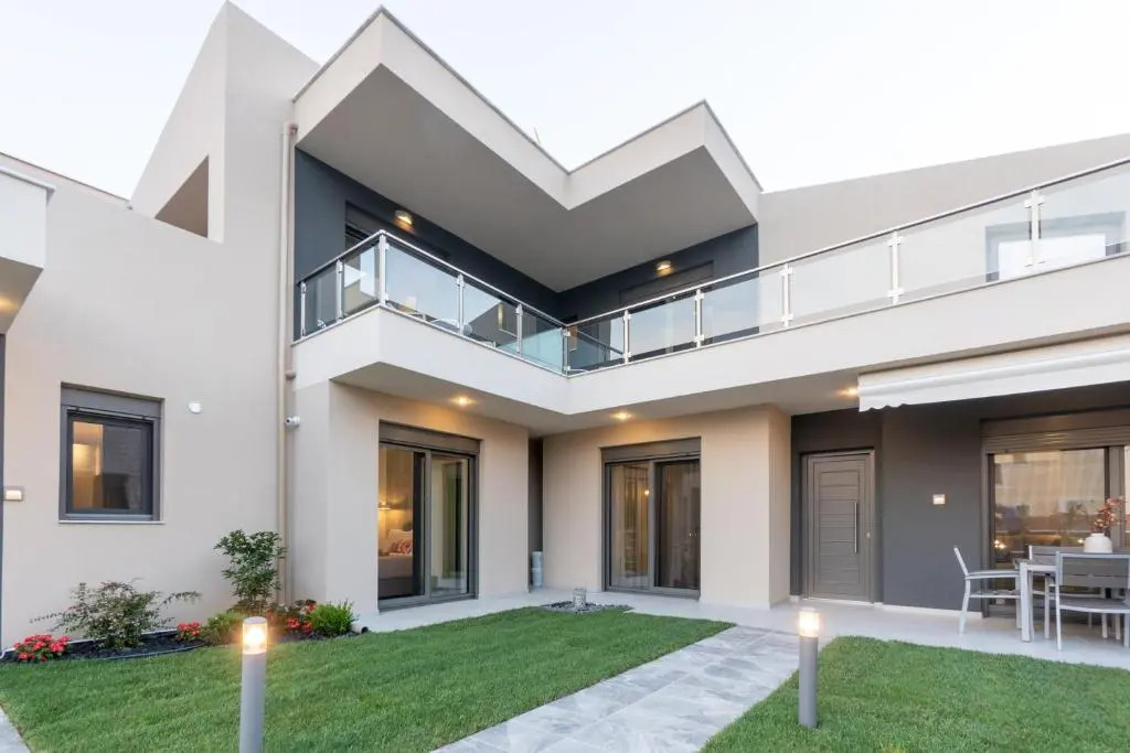 3 DOORS VILLAS