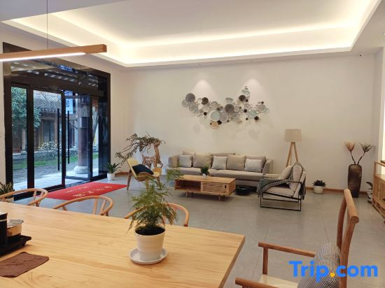 Taoyuan Xishe Homestay (Taohuayuan Scenic Area)