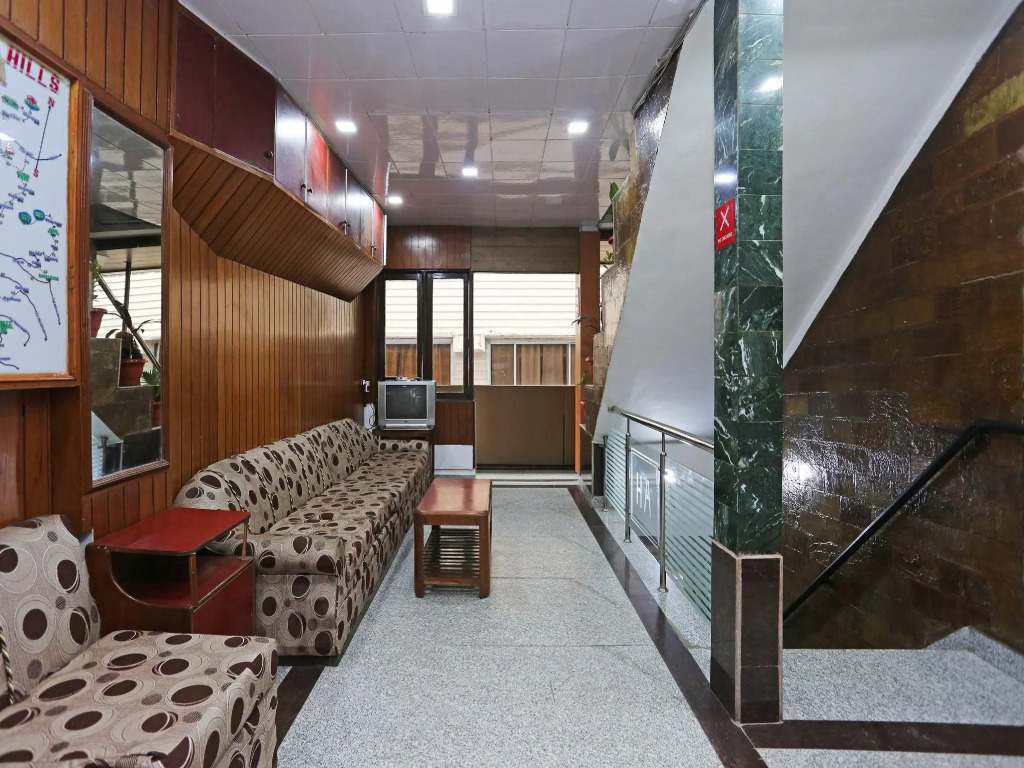OYO 8714 Hotel Amar