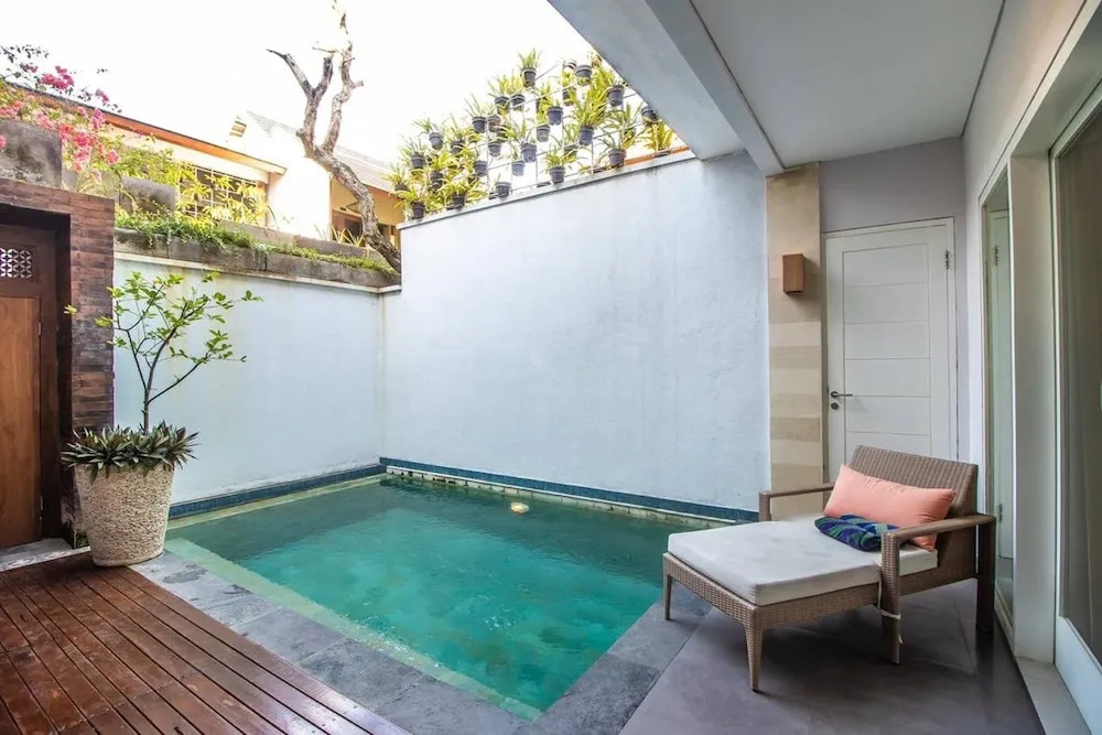Three Bedroom Villa In Seminyak Wbreakfast