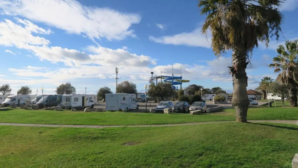 Grand studio familial proche centre et plages