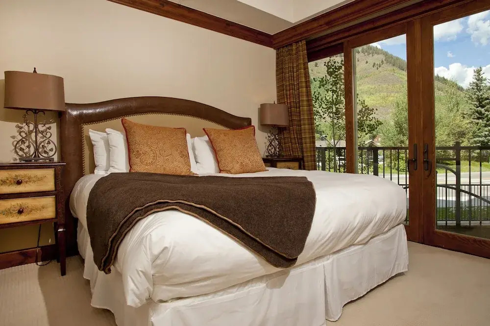 Ritz Carlton Vail #112 2 Bedroom Condo by RedAwning