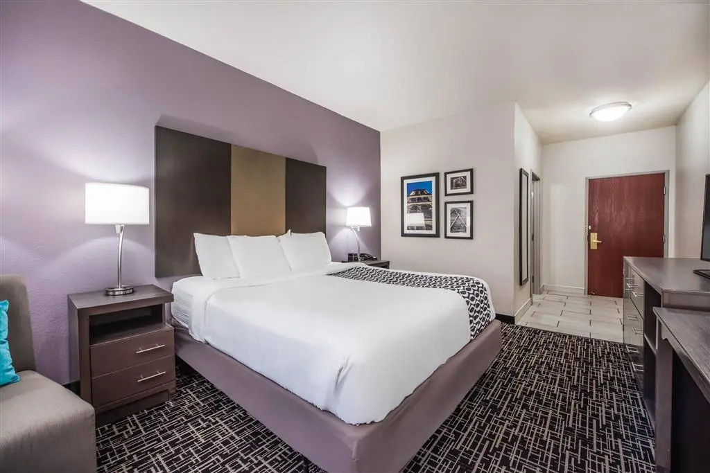 La Quinta Inn & Suites by Wyndham Fairborn Wright