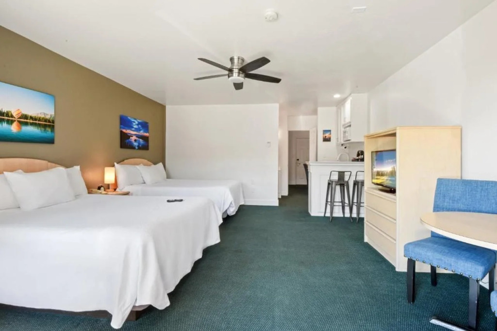 Crown Motel