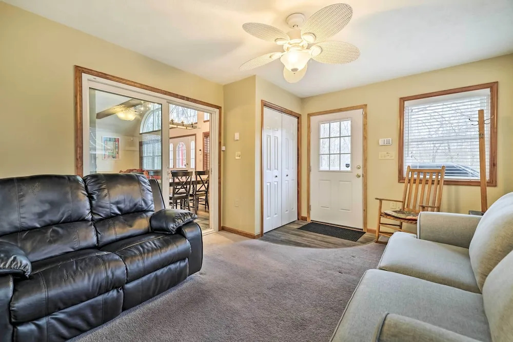 Home in Arrowhead Lake Pocono PA - Lake Access, Hot Tub, Fire Pit, and Amenities Included