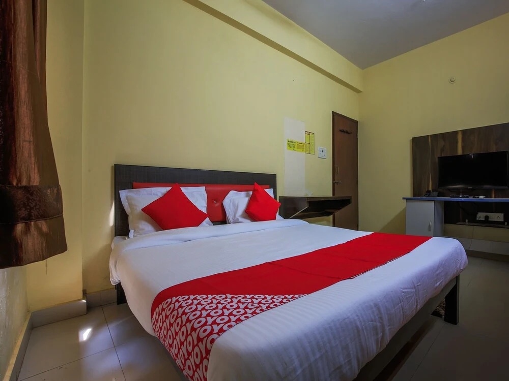 OYO 24457 Mahalasa Guest House