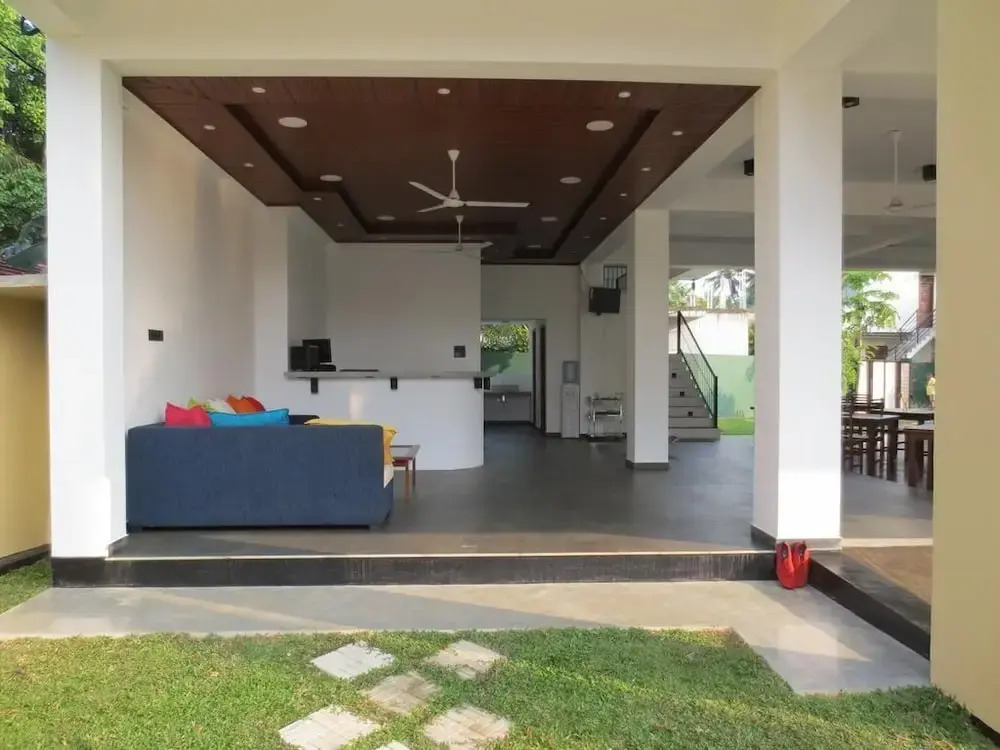 Chaaya inn Hotel
