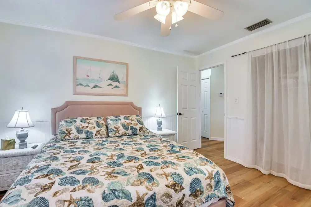 1 Mi to Anna Maria Island: Pet-friendly Retreat