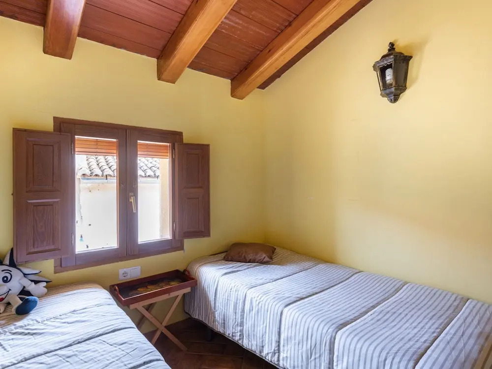 Cosy Holiday Home in Valencia With Billiards and Barbecue