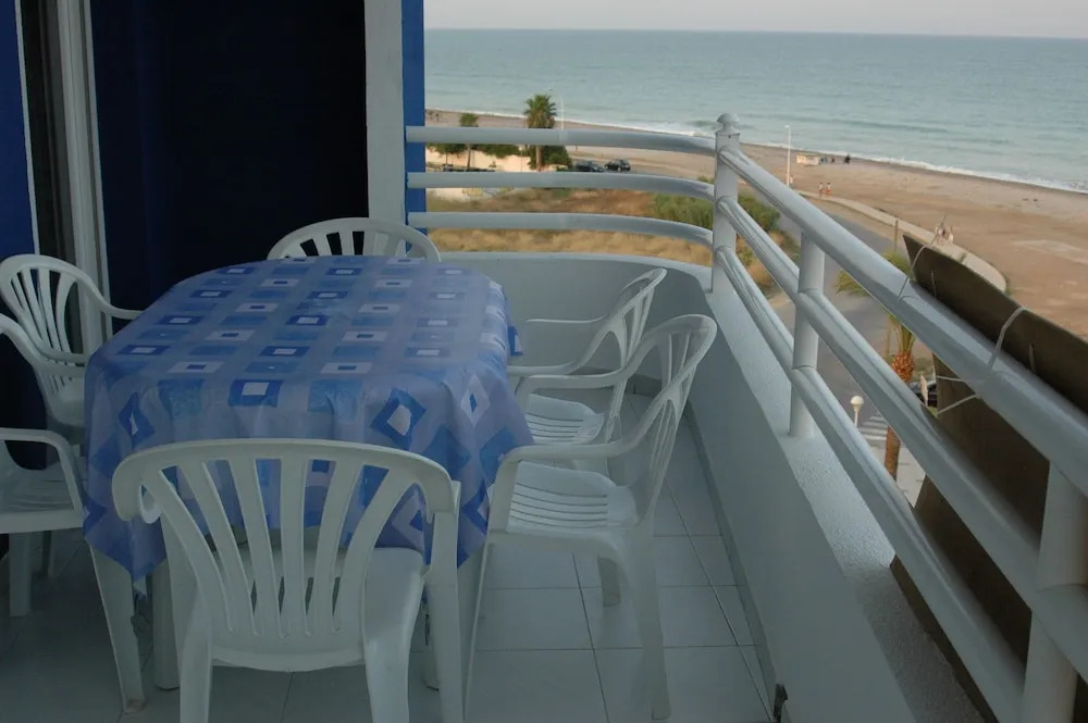 First Line Apartment With Wifi