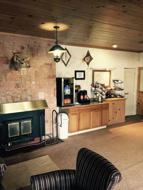 Lovelock Inn