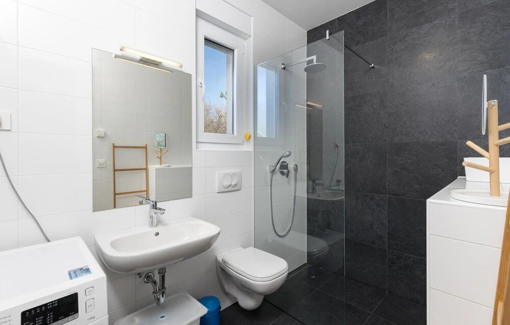 3 Bedroom Gorgeous Home In Crikvenica