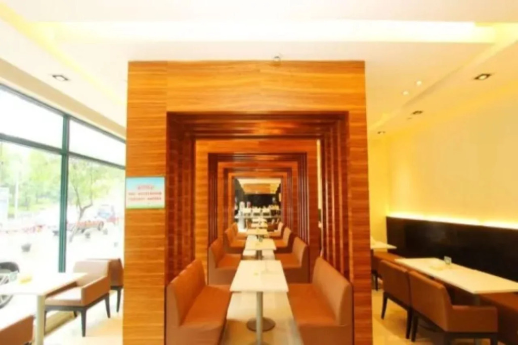 Jinjiang Inn Select Wuhan International Expo Center Maying Road Metro Station