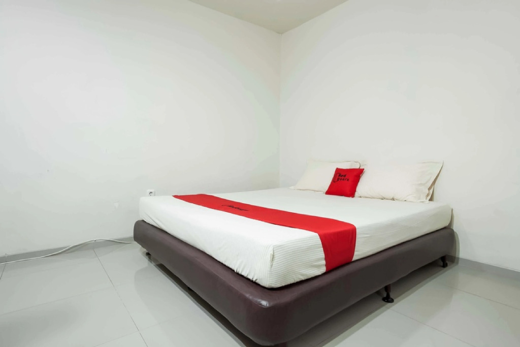 RedDoorz @ Panglima Sudirman
