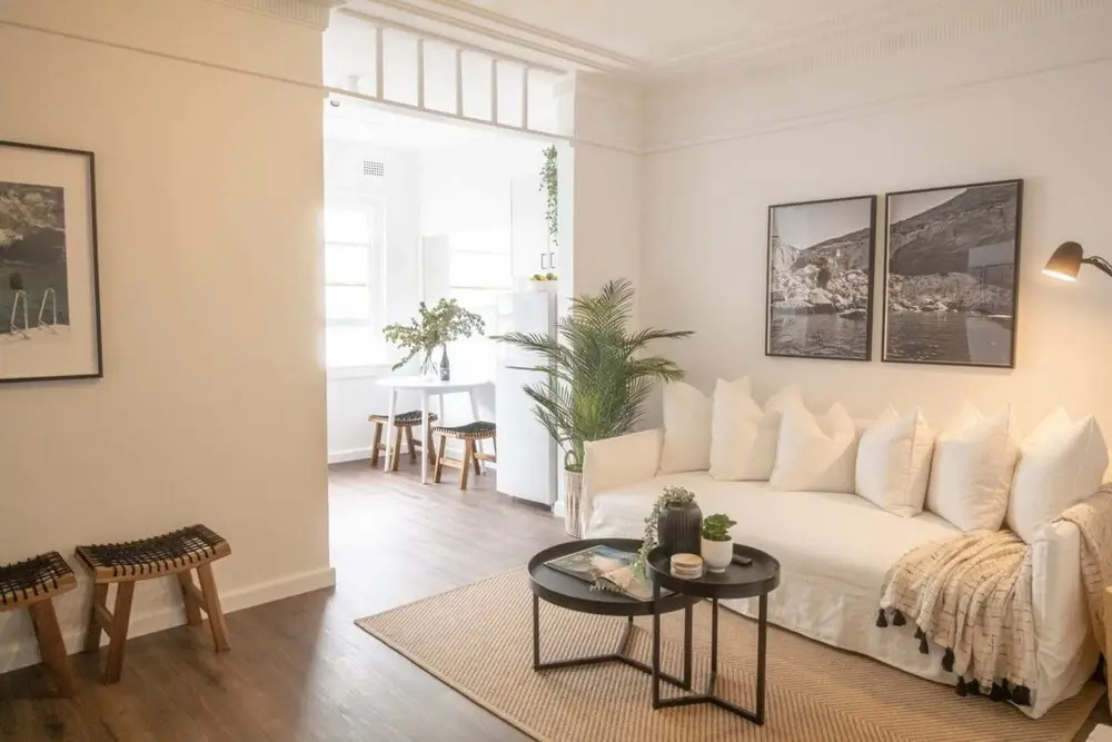 Stylish 1 Bedroom Apartment Near Beach