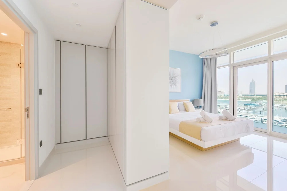 Sunrise Bay - Ultra Luxury Emaar Beachfront - Private Beach and Pool