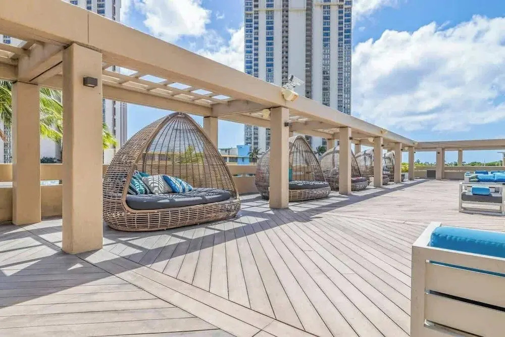 Top Floor Studio With Balcony & Views 3528