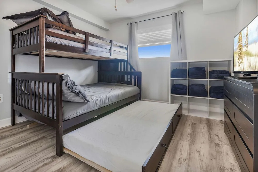 Seaside Beach 3902- 2 BR Direct Beachfront Condo With Pool Sauna Amazing Ocean View Balcony