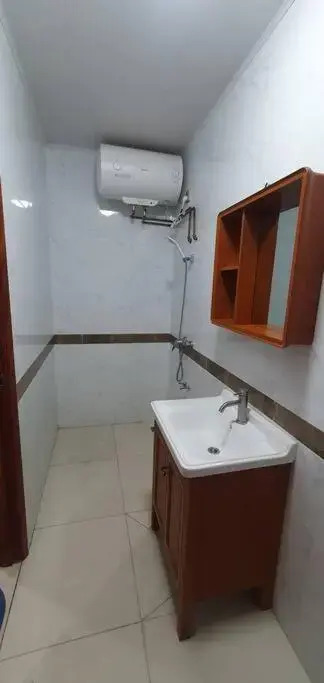 Exquisite 3-Bedroom Unit With Free Parking.