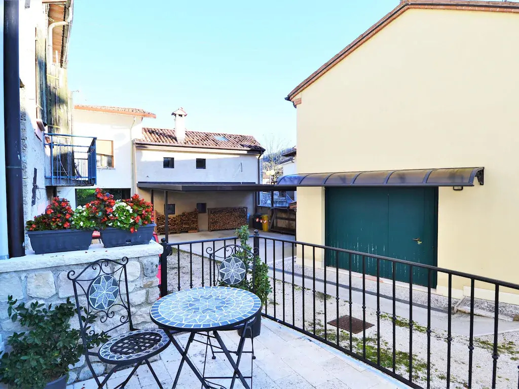 Pleasant Apartment in Miane With Shared Swimming Pool