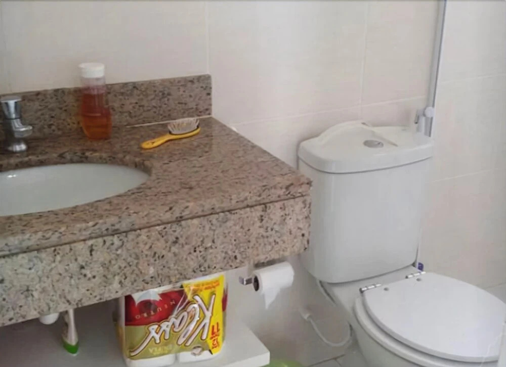 2 Qtos Predio Novo em Cabo Frio