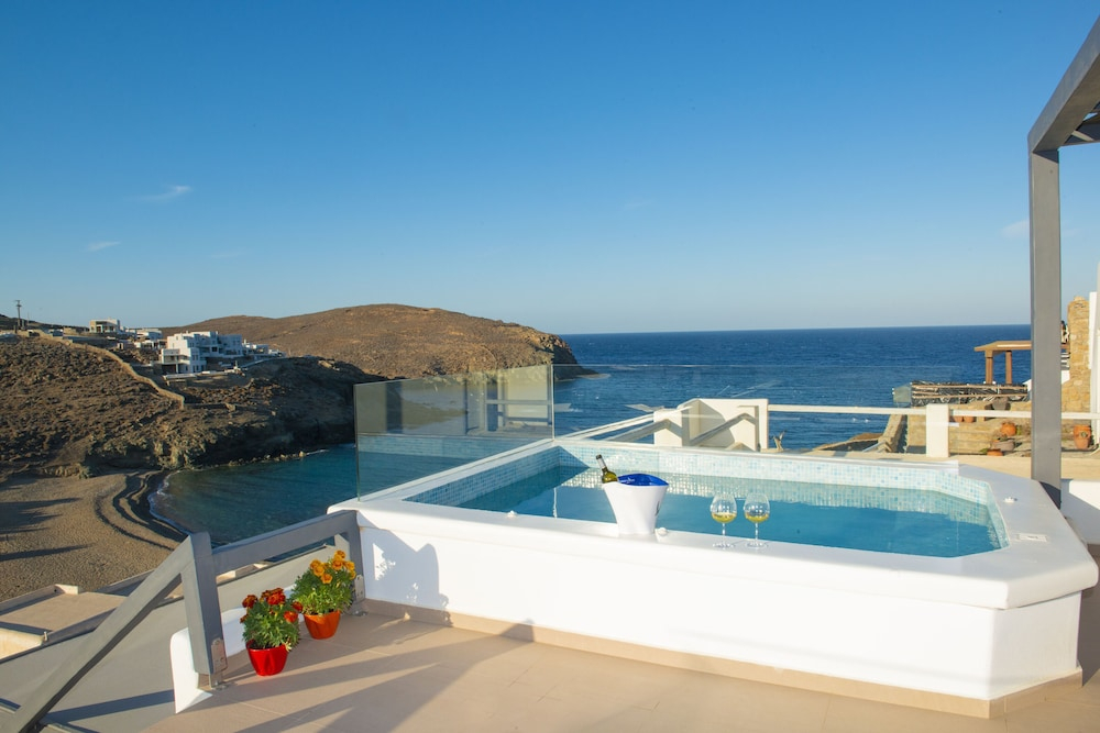 Myrsinis Luxury Suites Merchia