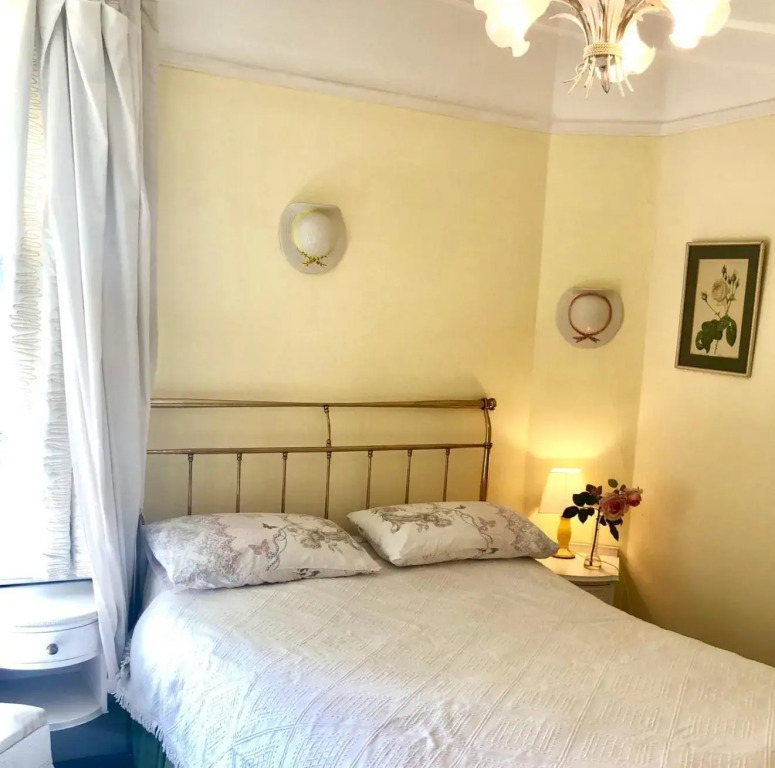 Erte's Atelier - Bohemian 1 bedroom Flat in Gothic Victorian Villa