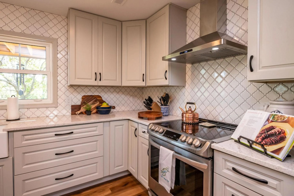 Farmhouse at Turtle Creek by Oak Island Accommodations