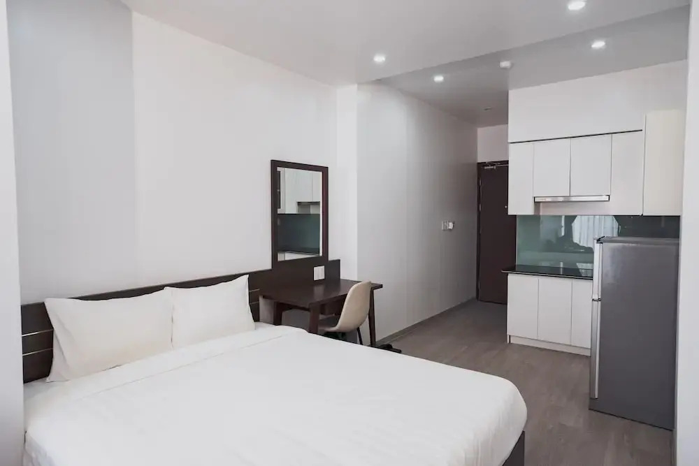 The Eastern Hotel & Apartment