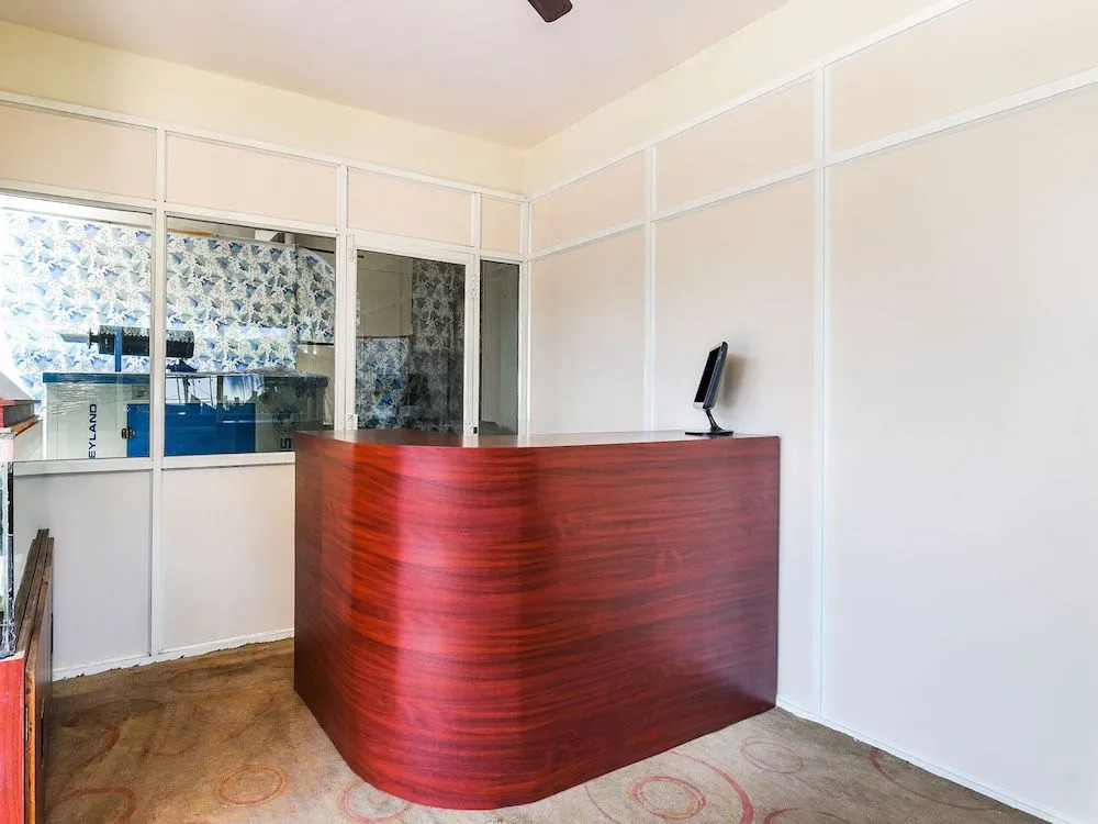 OYO 14207 Royal Residential Lodge