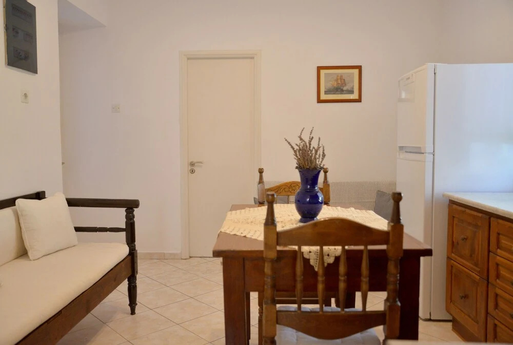 Irinis House
