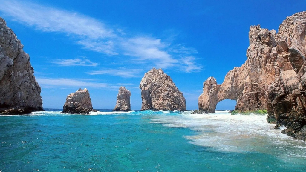 Cabos Hidden Gem Medano Beach -Marina Sol LRG 2 Bed 2 mins to Beach, Downtown & Marina