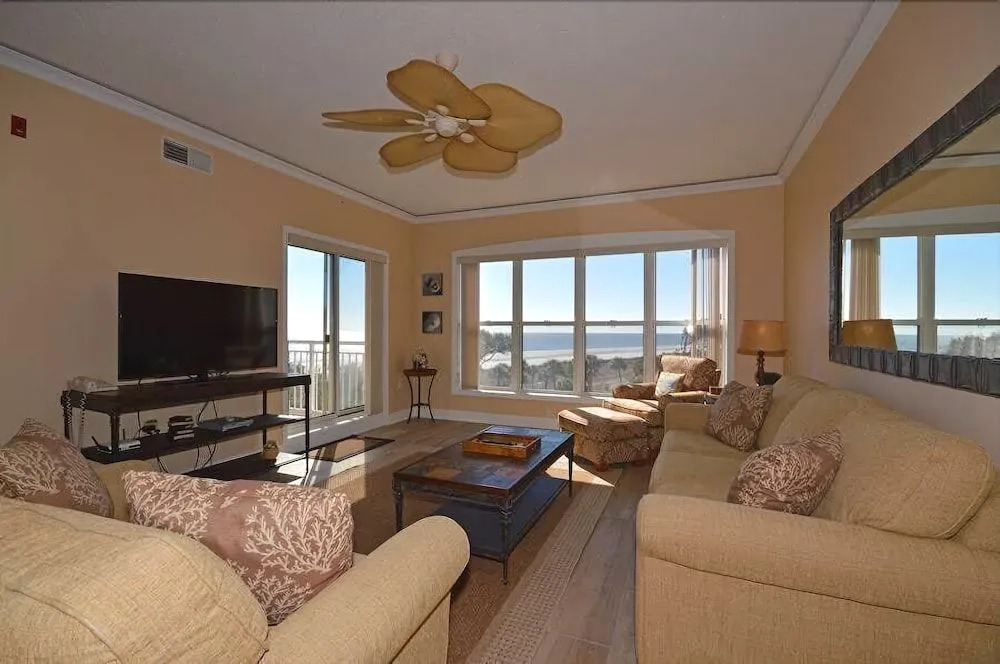 Hampton Place 6407