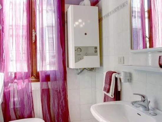 Ca Cortigiane Suite by Ca Cortigiane