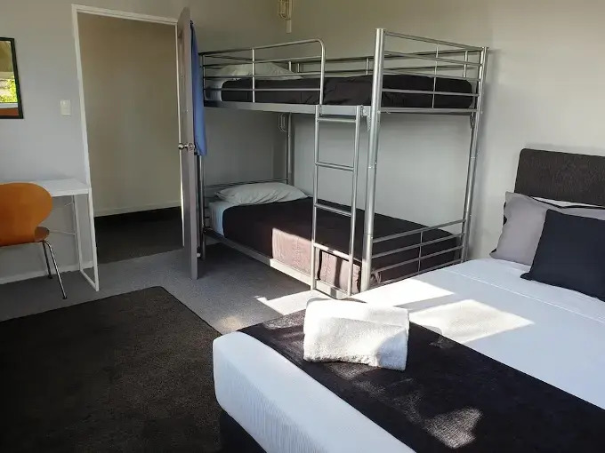 Manowhenua Lodge Hostel