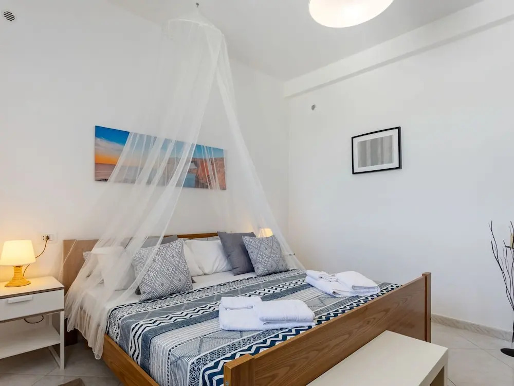 Premium Holiday Home in Santa Maria with Hot Tub