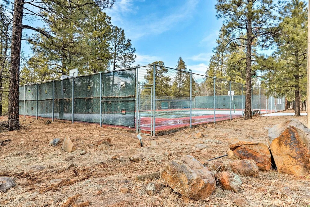 Pinetop Lakes Country Club Home: Resort Amenities