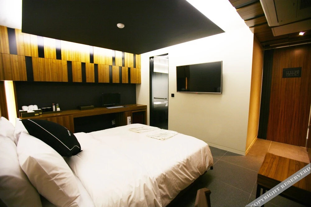 Form Hotel