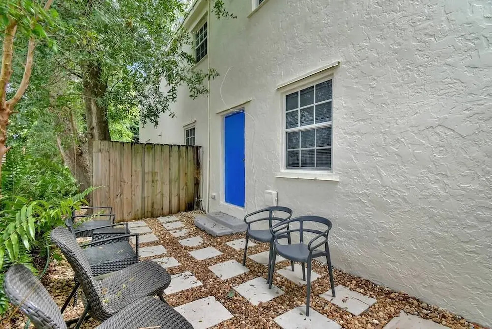 Private 2-bedroom Wilton Villas