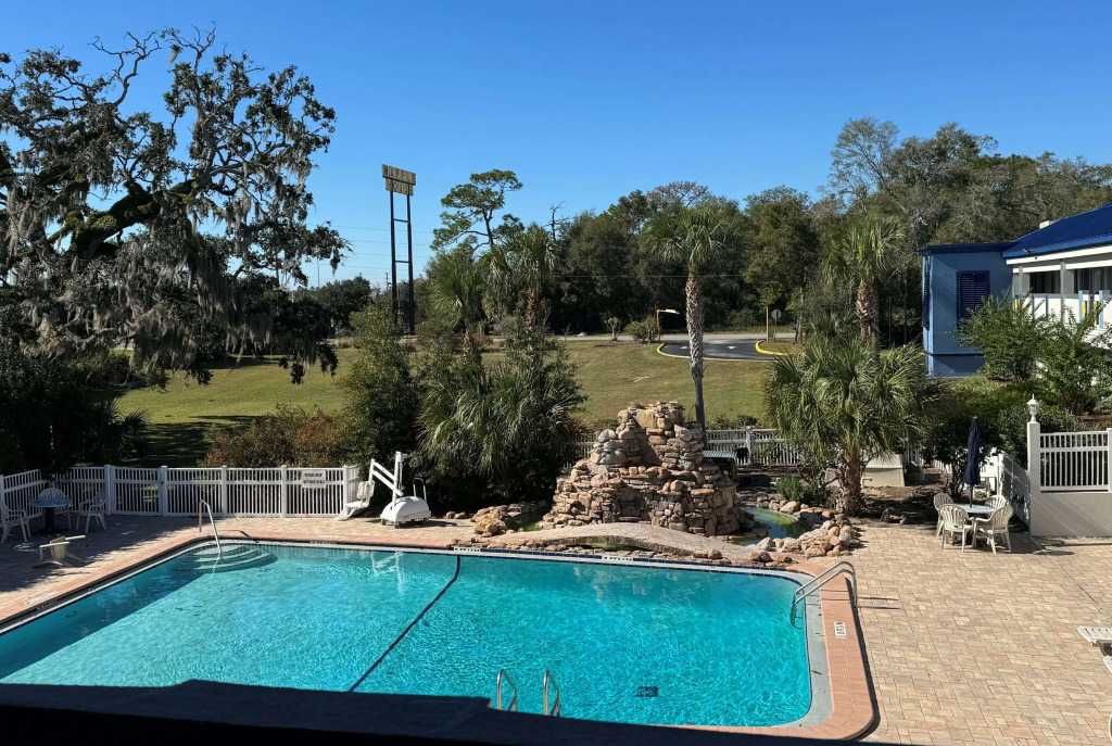 Days Inn by Wyndham Brooksville