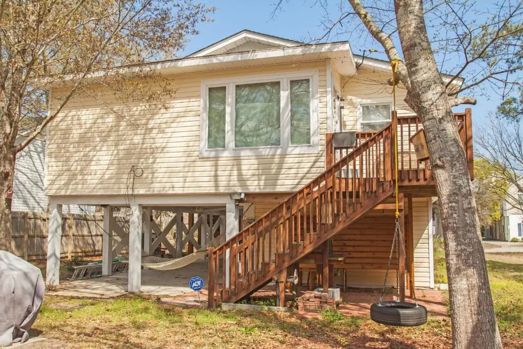 A Writer's Island Cottage by Oak Island Accommodations